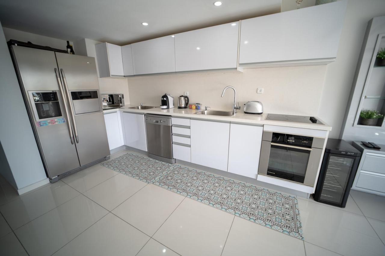 Appartamento Yalarent Oasis Garden With Private Pool Eilat Esterno foto
