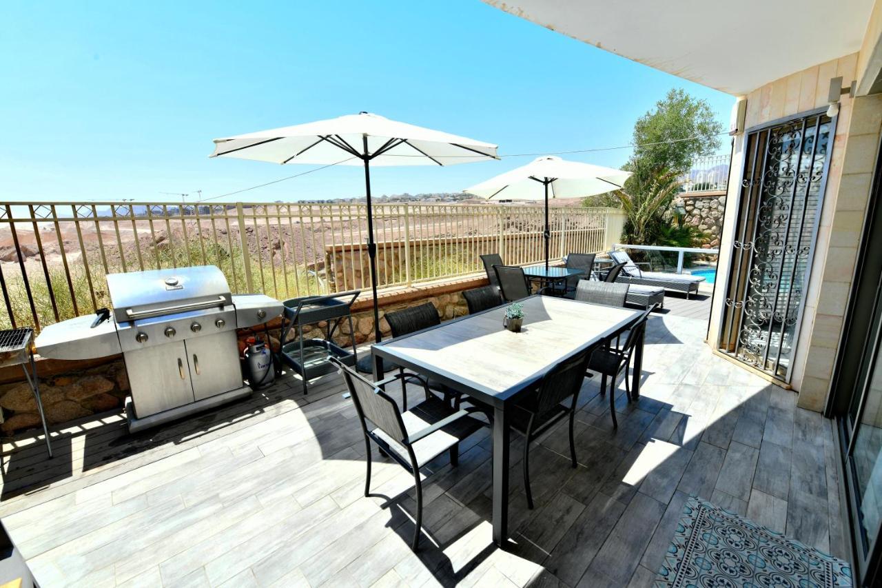 Appartamento Yalarent Oasis Garden With Private Pool Eilat Esterno foto