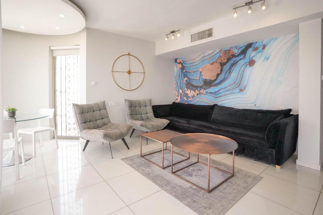 Appartamento Yalarent Oasis Garden With Private Pool Eilat Esterno foto